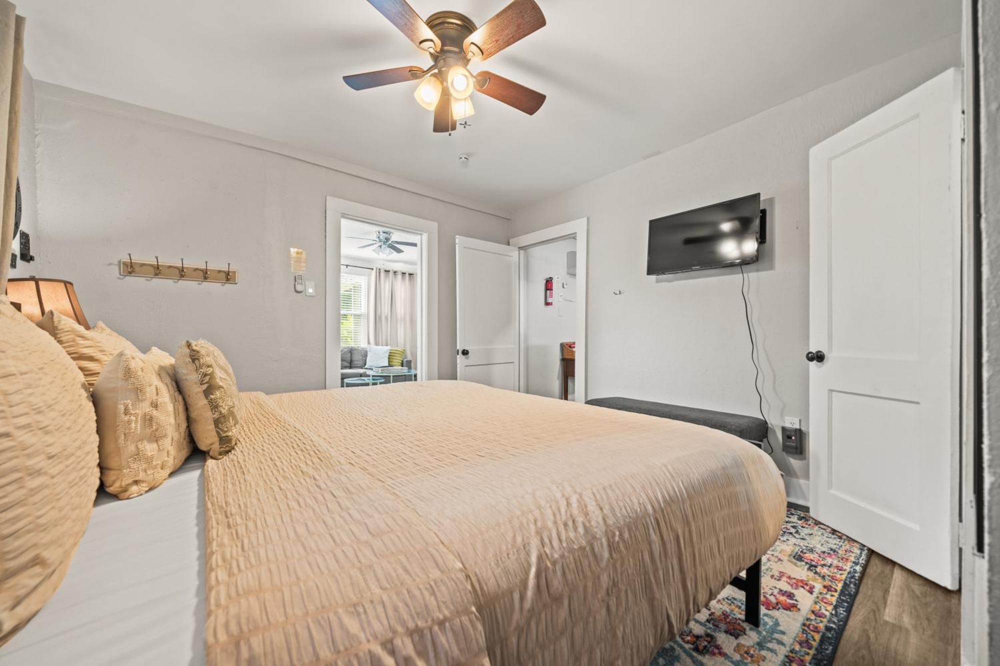 Cedar Blossom Bungalow Is A Cozy Getaway With A 5 Minute Walk To Downtown! Hot Springs Buitenkant foto