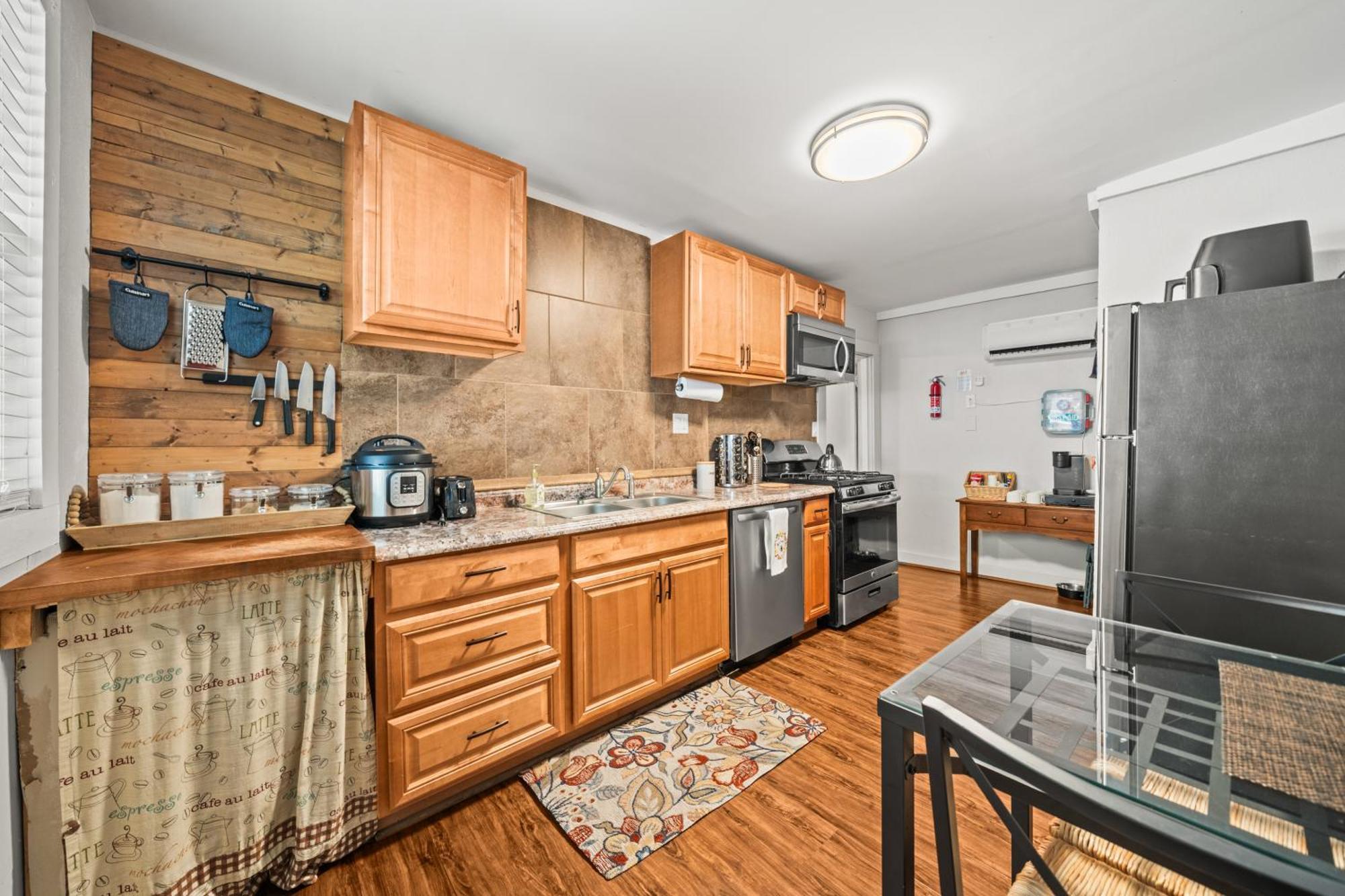 Cedar Blossom Bungalow Is A Cozy Getaway With A 5 Minute Walk To Downtown! Hot Springs Buitenkant foto
