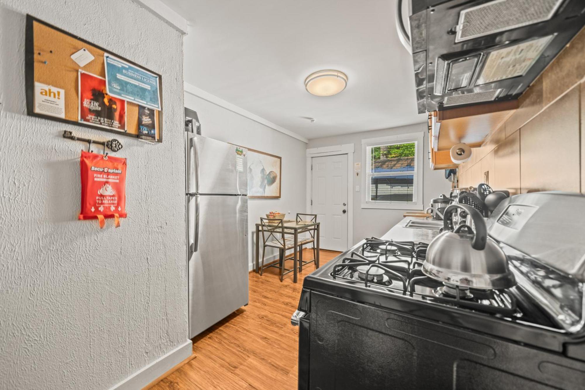 Cedar Blossom Bungalow Is A Cozy Getaway With A 5 Minute Walk To Downtown! Hot Springs Buitenkant foto